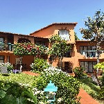 Épület stúdióval