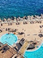 Úszómedence és gyermekmedence