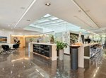 Lobby recepcióval és bárral