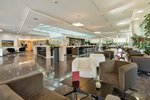 Lobby recepcióval és bárral