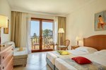 Kétágyas szoba, kilátással a medencére