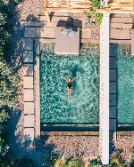 Lakosztály, privát medence