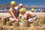Gyerekek a strandon