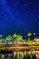 Az üdülőhely éjszakai látványa