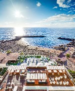 Kilátás a tengerpartra