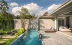 Tengerparti villa medencével