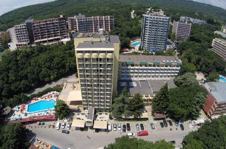 A szálloda légi képe