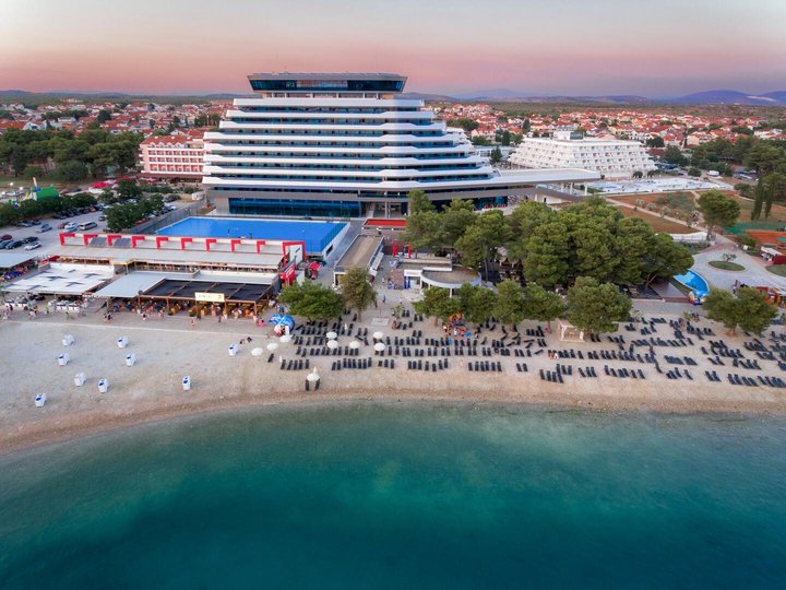 Szálloda és strand