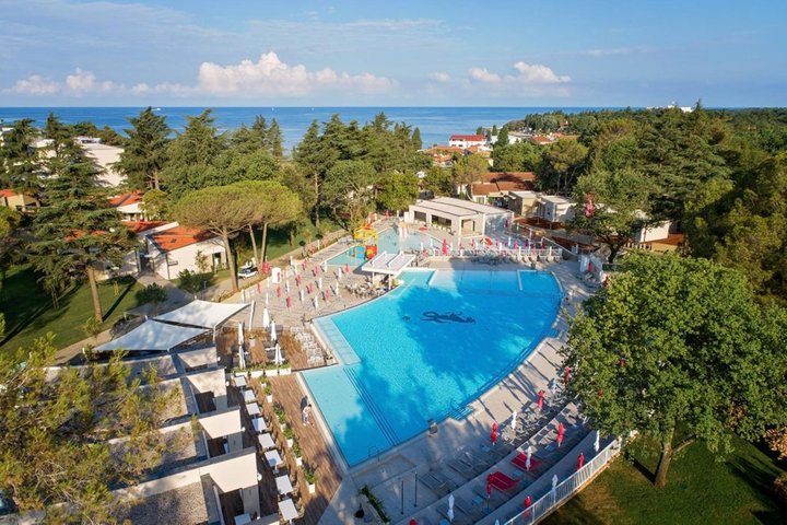 Hotel medencével