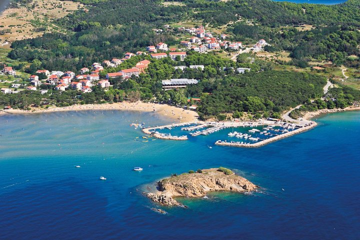 A üdülőhely légi felvétele