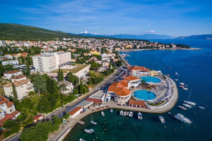 A szálloda légi felvétele