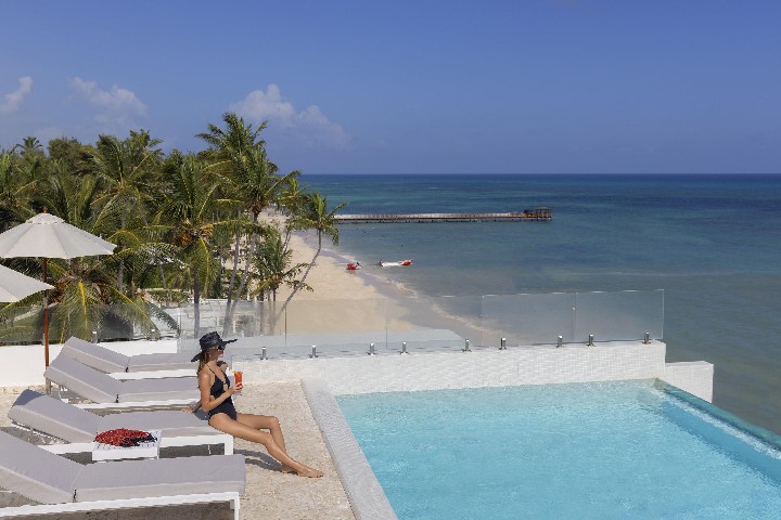 Végtelenített medence