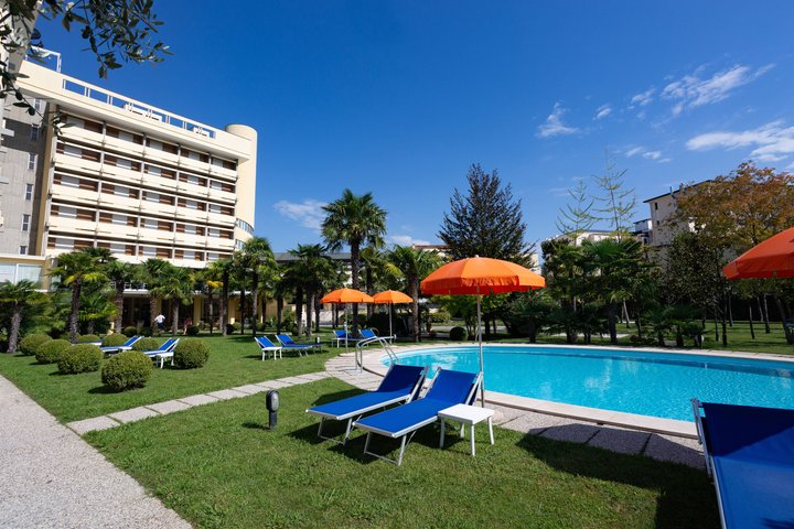 Hotel medencével