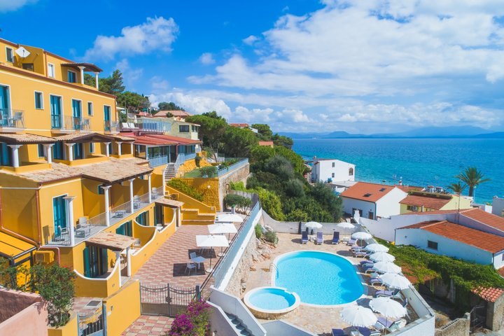 Hotel medencével
