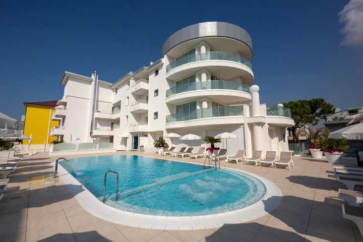 Hotel medencével