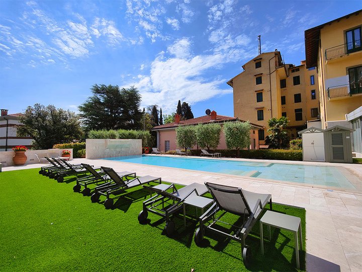 Hotel medencével