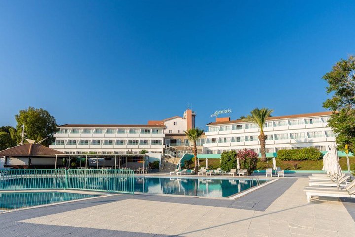 Hotel medencével