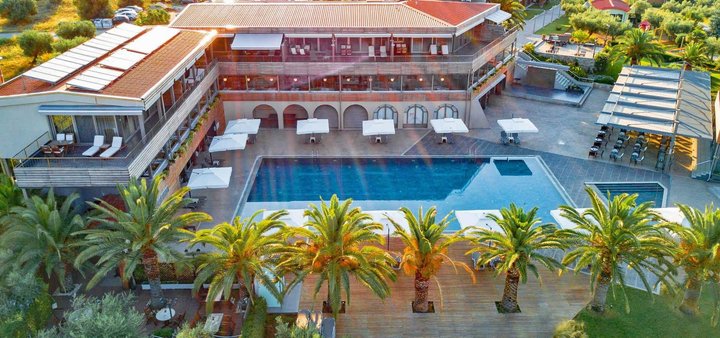 Hotel medencével