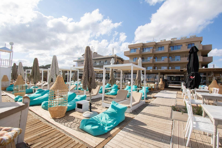 Hotel közvetlenül a tengerparton