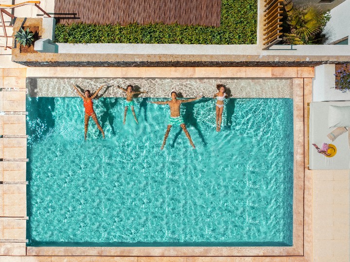 Villa saját medencével