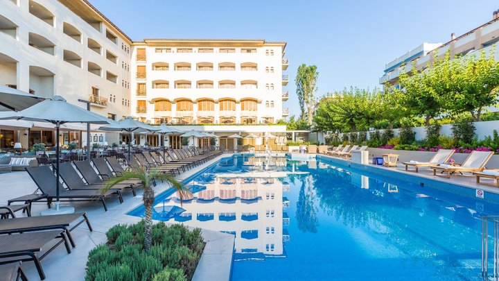 Hotel medencével