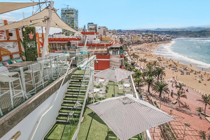 Szálloda tengerparti kilátással