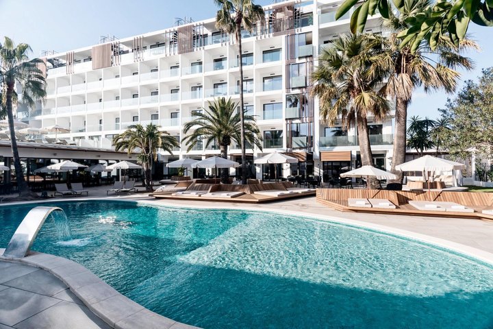 Hotel medencével