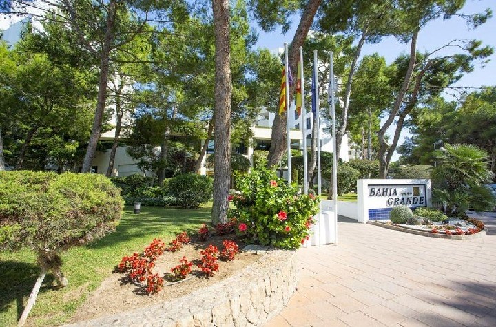 Bejárat a szállodába