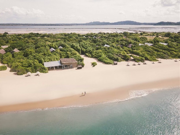 Szállodai terület stranddal