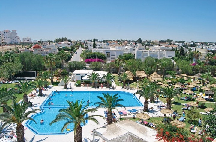 Kilátás az úszómedencére