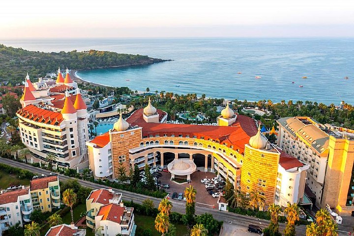 Kilátás a szállodára és a strandra